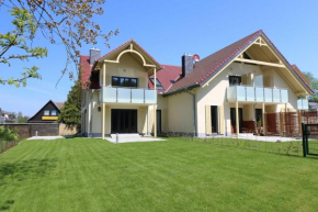 Haus Sterntaucher - Ferienwohnung 06 mit Balkon, Thiessow
